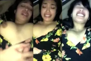 Cewek Indo Jerit Sakit Dientot Ganas Di Mobil